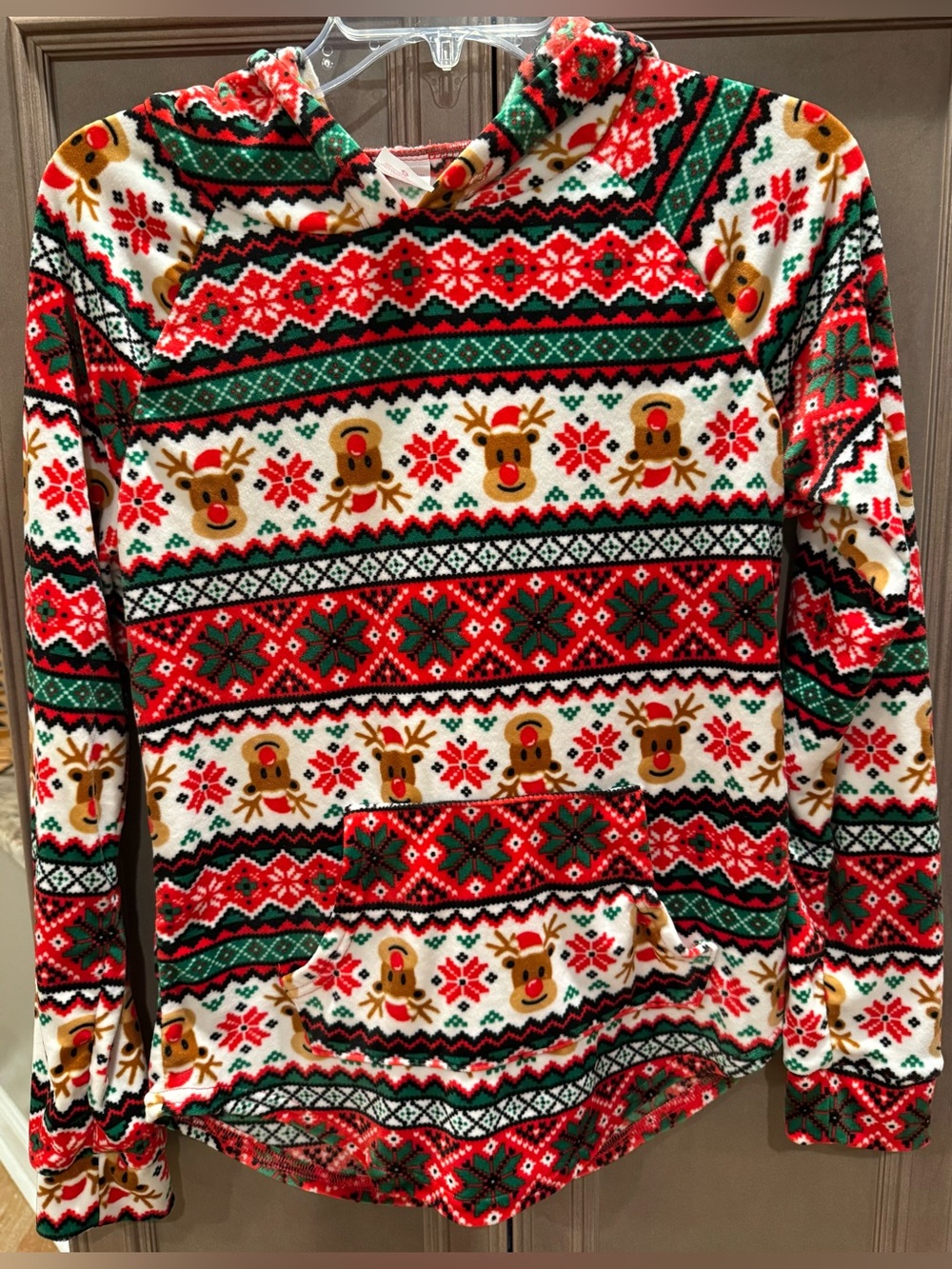 No Boundaries Med Cream Red Green Reindeer Hooded Sweatshirt